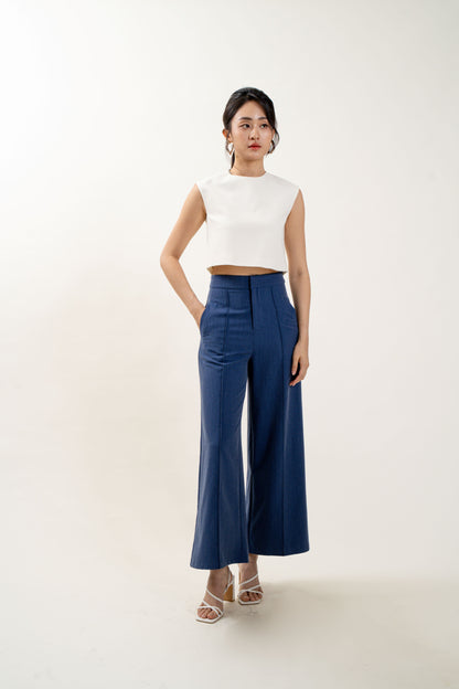 Chic Sleeveless Top (White)