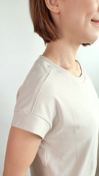 AVA TEE [LIGHT GREY]